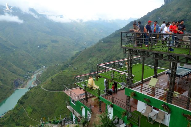 Công trình nhà hàng - nhà nghỉ Panorama trên đèo Mã Pì Lèng đã tạm dừng hoạt động kinh doanh