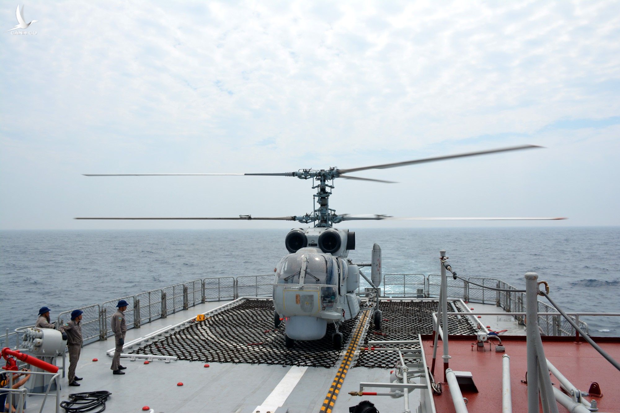 Hộ vệ hạm Quang Trung giống như nhiều tàu lớp Gepard 3.9 khác chỉ mang theo được duy nhất một trực thăng Ka-28. Nguồn ảnh: QĐND. 