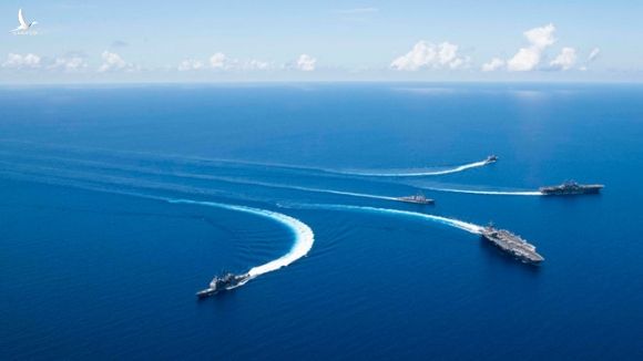 Đội hình tác chiến của hai nhóm tàu chiến Mỹ trên Biển Đông vừa qua /// defense.gov