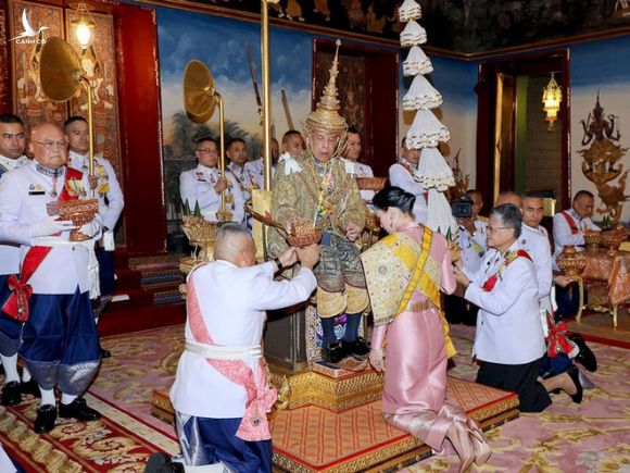 Tội khi quân, phạm thượng ở Thái Lan: Án phạt cực kỳ nghiêm khắc, tới ái phi cũng không dám vô lễ với Vua - Ảnh 1.