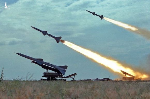 Gia đình tên lửa SAM: Kế hoạch bắn hạ F-35, F-22 Mỹ của Nga - Ảnh 1.
