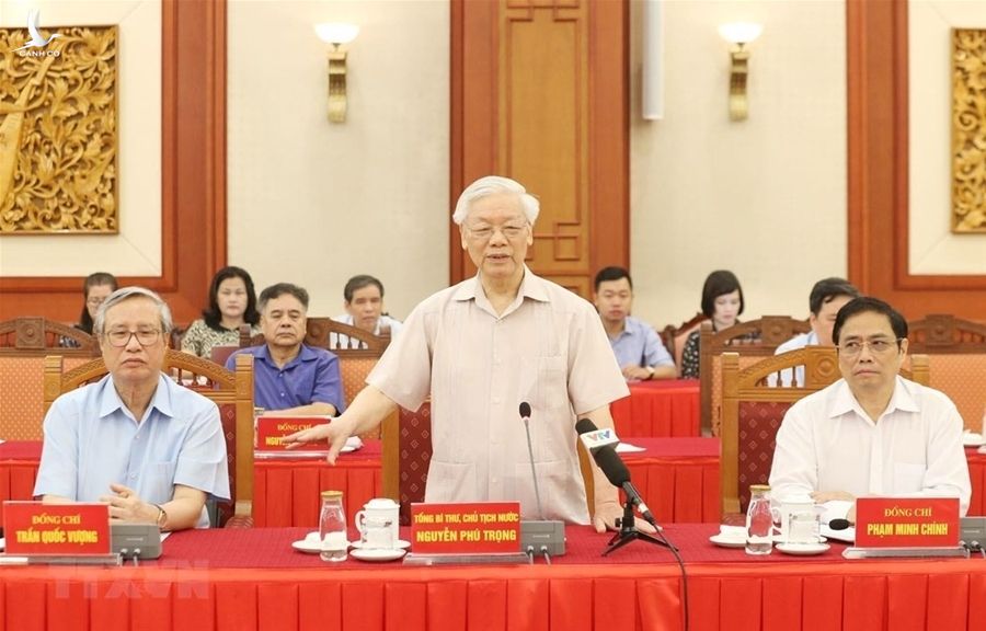 Tổng bí thư, chủ tịch nước Nguyễn Phú Trọng đề nghị xử lý nghiêm cán bộ sai phạm để xây dựng bộ máy trong sạch.