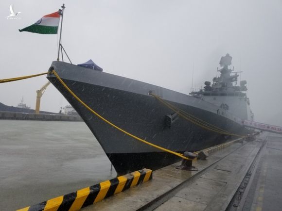 Tàu Hải quân Ấn Độ thăm Đà Nẵng - Ảnh 1.