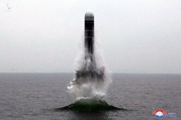 Mỹ tiết lộ thông tin bất ngờ về tên lửa đạn đạo Triều Tiên vừa phóng - 1