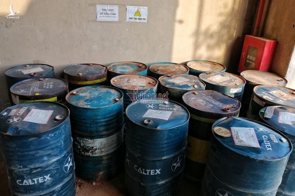 Bất ngờ quy trình công ty gốm sứ tuồn dầu thải gây ô nhiễm nước sông Đà