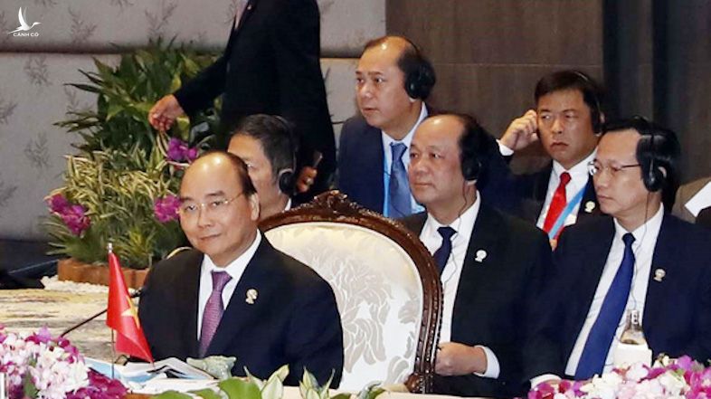 Thủ tướng Nguyễn Xuân Phúc tại hội nghị 
