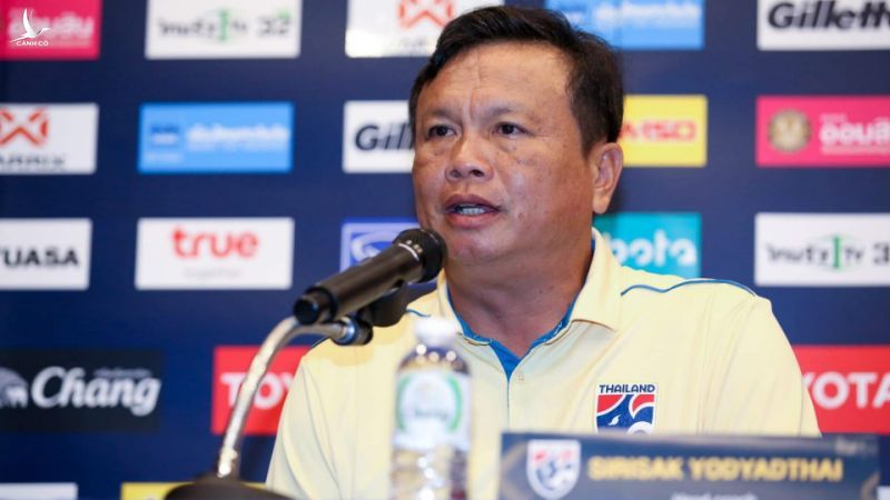 Sirisak bất ngờ với việc Thái Lan trắng tay trên sân Malaysia. Ảnh: SiamSport 