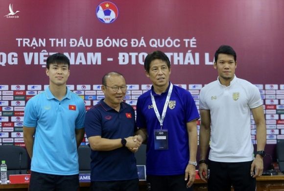 HỌP BÁO: HLV Park Hang-seo: Phóng viên Thái hỏi Quang Hải đủ sức sang Nhật không?, thầy Park khoe sang La Liga - Ảnh 2.