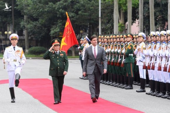 Bộ trưởng Quốc phòng Mỹ bắt đầu thăm Việt Nam, hội đàm cùng Bộ trưởng Quốc phòng Ngô Xuân Lịch - Ảnh 1.