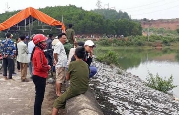 Vụ bà đẩy cháu xuống đập nước: CA đang làm rõ thông tin sát hại cháu vì gói bảo hiểm - Ảnh 4.