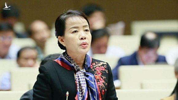 Đại biểu Nguyễn Thị Kim Thúy phát biểu ý kiến tại hội trường sáng 14.11 /// Ảnh Gia Hân