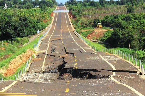 Cơ quan điều tra vào cuộc vụ tuyến tránh Chư Sê 250 tỉ gãy như 'động đất' - ảnh 2
