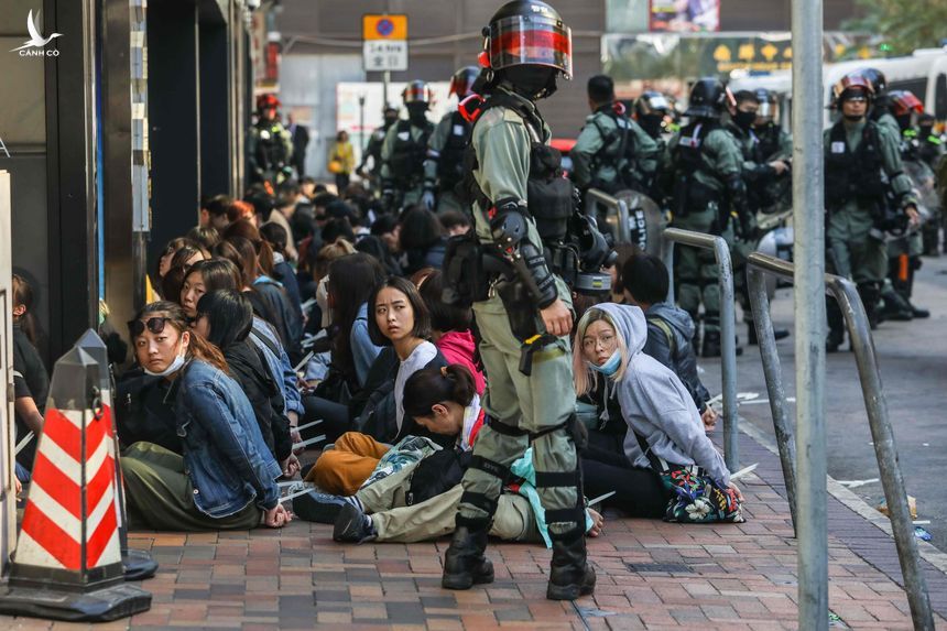 Tại Hồng Kông, Vương cho biết gián điệp Trung Quốc có các chiến dịch để thâm nhập các trường đại học nhằm tìm cách trấn áp phong trào dân chủ. (Ảnh qua Wall Street Journal) 