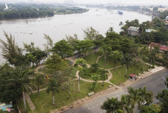 Biet thu o Thao Dien bit kin loi ra bo song Sai Gon hinh anh 19