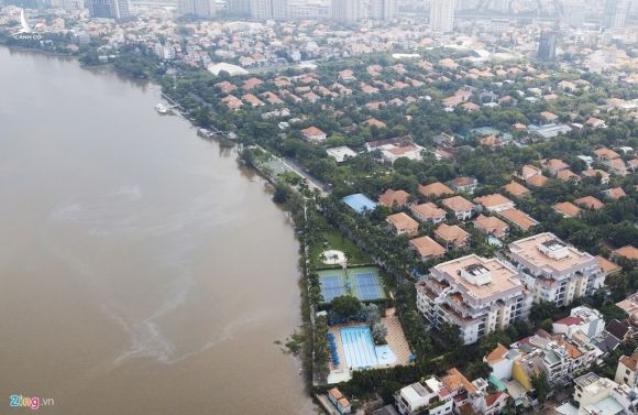 Biet thu o Thao Dien bit kin loi ra bo song Sai Gon hinh anh 2