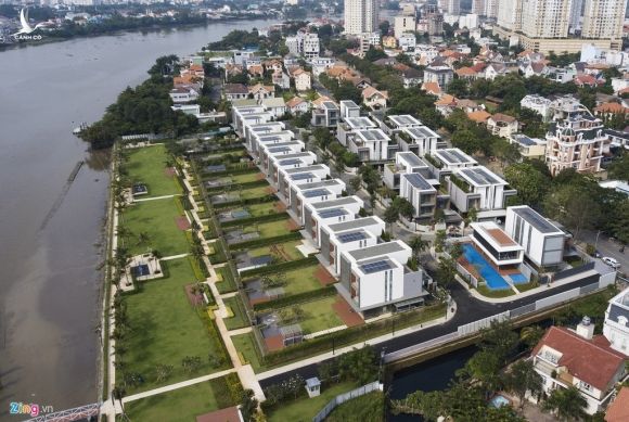 Biet thu o Thao Dien bit kin loi ra bo song Sai Gon hinh anh 3