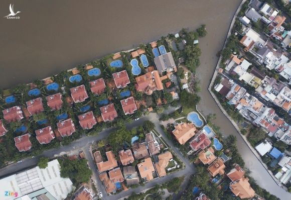 Biet thu o Thao Dien bit kin loi ra bo song Sai Gon hinh anh 4