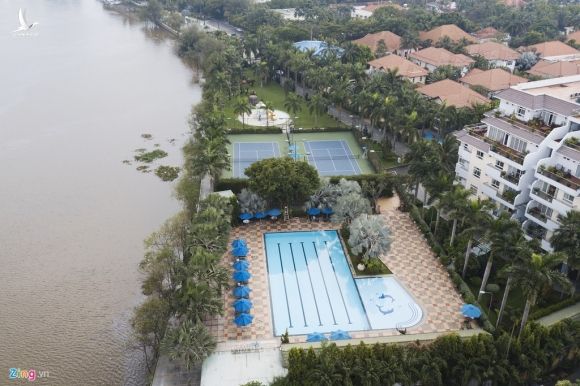 Biet thu o Thao Dien bit kin loi ra bo song Sai Gon hinh anh 6