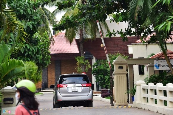 Biet thu o Thao Dien bit kin loi ra bo song Sai Gon hinh anh 7