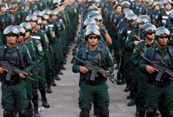 Binh sĩ Campuchia trong đợt huy động ở Phnom Penh /// Reuters