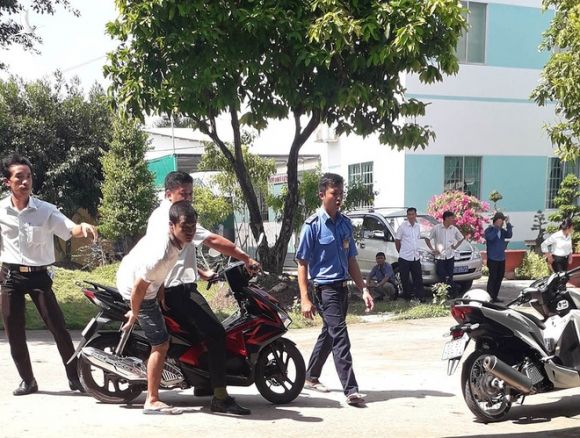 Gần 120 học viên cai nghiện trốn trại, tràn ra đường cao tốc TP.HCM - Trung Lương - Ảnh 1.