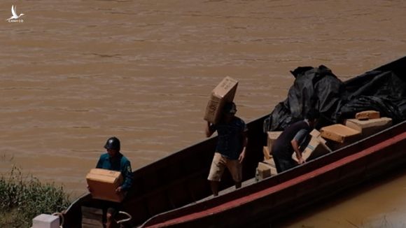 Để buôn lậu công khai hoạt động, Ban chỉ đạo 389 Móng Cái bị phê bình /// Ảnh Phan Hậu 