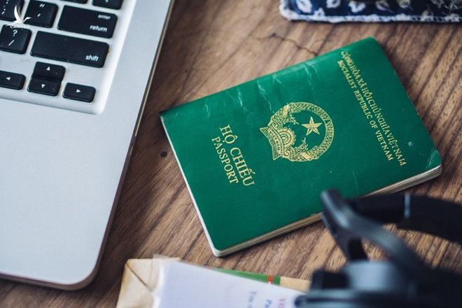Việt Nam gần nhóm 10 quốc gia có hộ chiếu 'tệ' nhất