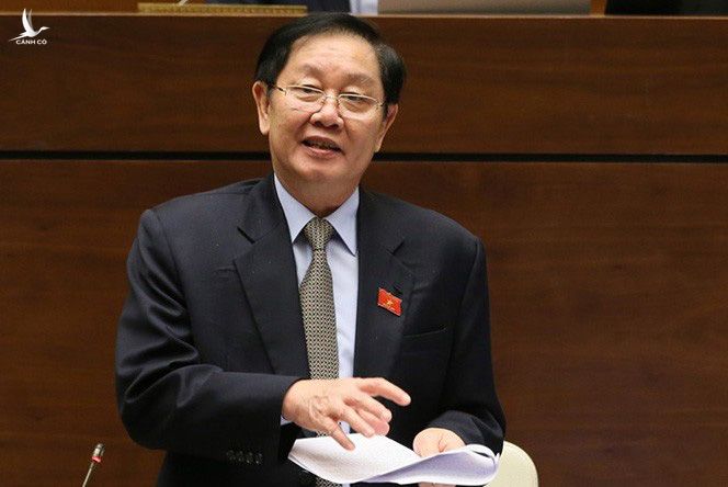 Bộ trưởng Bộ Nội vụ Lê Vĩnh Tân mới đây thừa nhận: Việc tuyển, nâng ngạch cán bộ viên chức cần quá nhiều chứng chỉ là không phù hợp. 