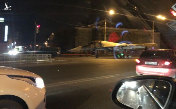Báo Mỹ choáng váng với cách Nga vận chuyển "xe tăng ba&yquot; Su-34: Độc nhất vô nhị