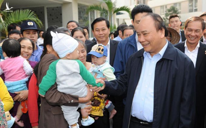 Thủ tướng Nguyễn Xuân Phúc gặp gỡ, trò chuyện với người dân (Tại Khu đô thị Đặng Xá).