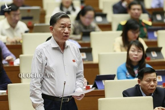 Bộ trưởng Tô Lâm và Bộ trưởng Nguyễn Mạnh Hùng trả lời về an ninh mạng, chống tội phạm mạng - Ảnh 2.