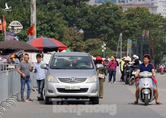 Dân phe 'hét vé' trận Việt Nam - Thái Lan gấp 10 lần giá gốc - ảnh 5