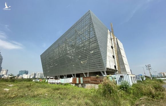 Không chỉ chậm tiến độ, dự án đã dừng thi công từ mấy tháng qua /// Ảnh: Đình Sơn