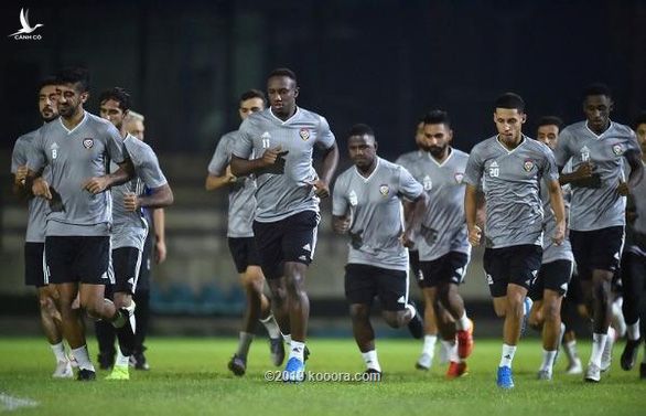 Các cầu thủ UAE trong một buổi tập tại Thái Lan - Ảnh: KOOORA 