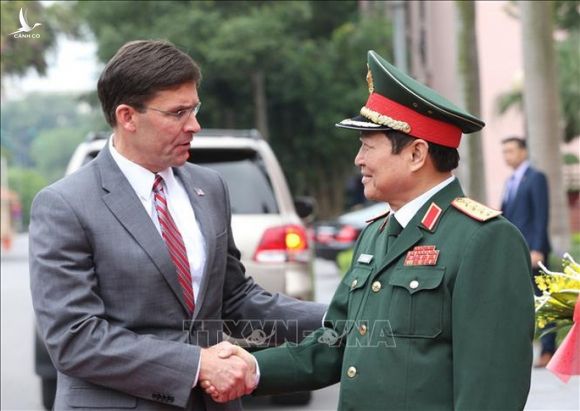 Bộ trưởng Bộ Quốc phòng Mỹ Mark Esper mang gì sang Việt Nam? - Ảnh 2.
