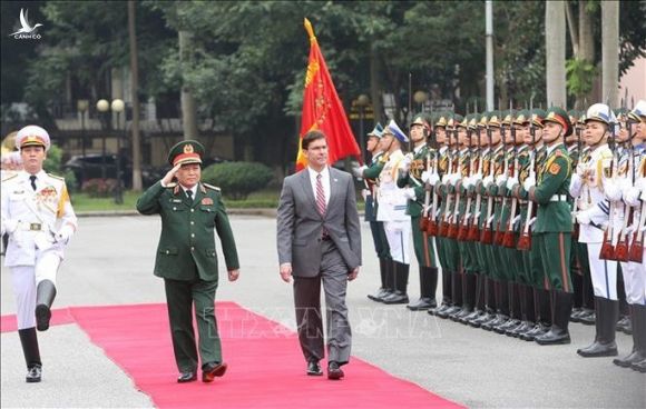 Bộ trưởng Bộ Quốc phòng Mỹ Mark Esper mang gì sang Việt Nam? - Ảnh 5.