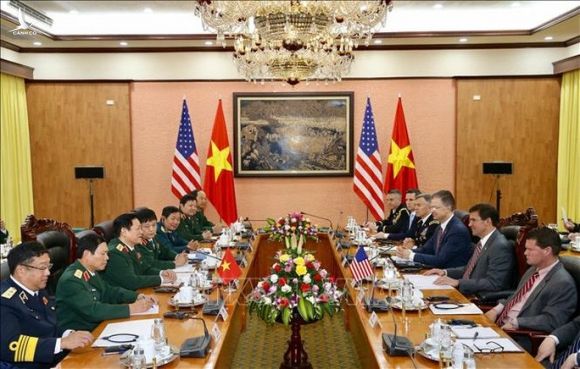 Bộ trưởng Bộ Quốc phòng Mỹ Mark Esper mang gì sang Việt Nam? - Ảnh 10.
