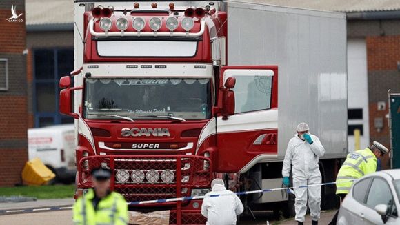 Chiếc xe container chứa thi thể 39 nạn nhân ở hạt Essex /// Reuters