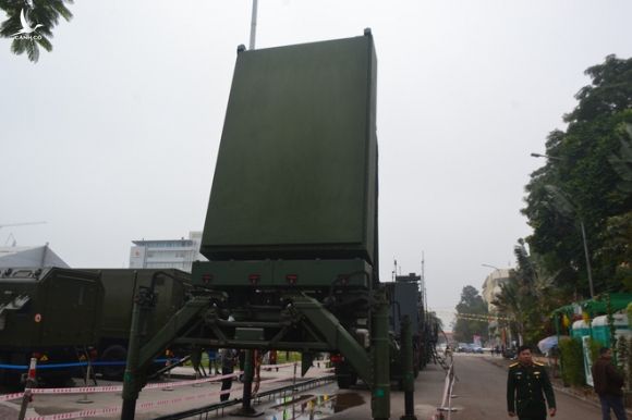 Sờ tận tay tổ hợp tên lửa phòng không “mới cứng” của Việt Nam: Quá hiện đại và đẳng cấp - Ảnh 9.