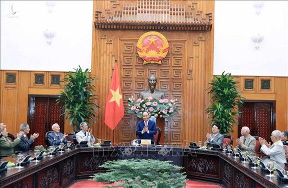 thủ tướng tiếp đoàn chiến sỹ cách mạng bị địch bắt tù đày tp hải phòng hình 2 thu tuong tiep doan chien sy cach mang bi dich bat tu day tp hai phong hinh 2