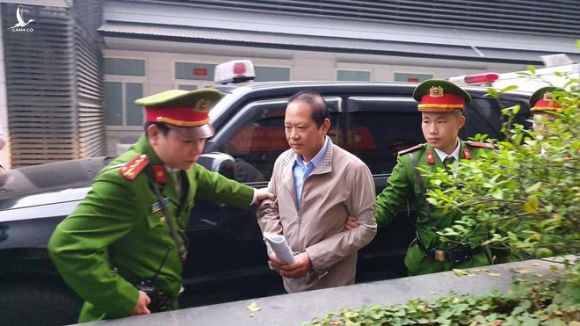 Hình ảnh mới nhất phiên xét xử vụ MobiFone mua AVG: ông Nguyễn Bắc Son, Trương Minh Tuấn tới tòa - Ảnh 2.