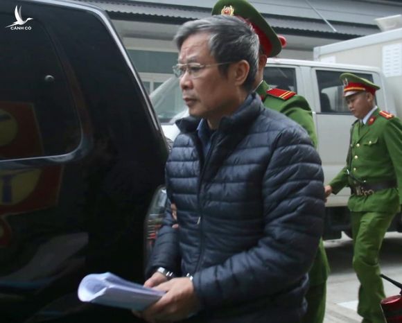 Hình ảnh mới nhất phiên xét xử vụ MobiFone mua AVG: ông Nguyễn Bắc Son, Trương Minh Tuấn tới tòa - Ảnh 5.