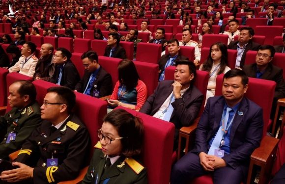 Sáng nay 12-12, Thủ tướng Nguyễn Xuân Phúc đối thoại với 1.000 thanh niên - Ảnh 3. Sáng nay 12-12, Thủ tướng Nguyễn Xuân Phúc đối thoại với 1.000 thanh niên - Ảnh 3.