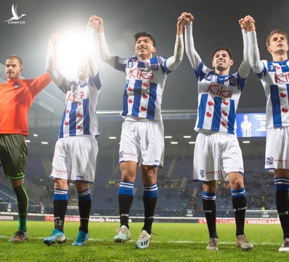 Đoàn Văn Hậu gây sốt chơi trận ra mắt SC Heerenveen