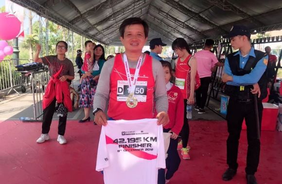 Sau khi thôi việc, ông Đoàn Ngọc Hải tham gia khá nhiều hoạt động chạy marathon /// Đ.N