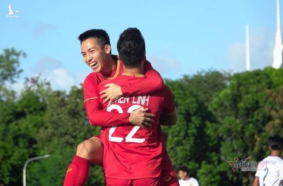 Đội hình ra sân U22 Việt Nam vs U22 Indonesia: Tấn Sinh, Hoàng Đức đá chính