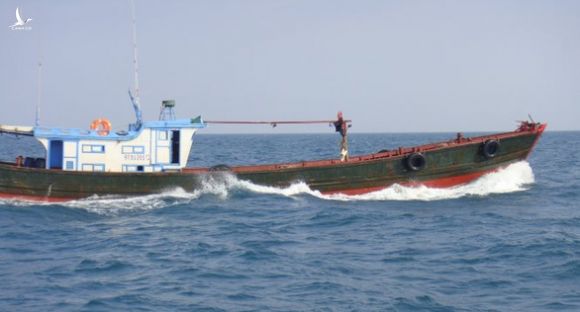Nhiều tàu cá Trung Quốc tháo chạy khi bị phát hiện xâm phạm biển Việt Nam - Ảnh 2.