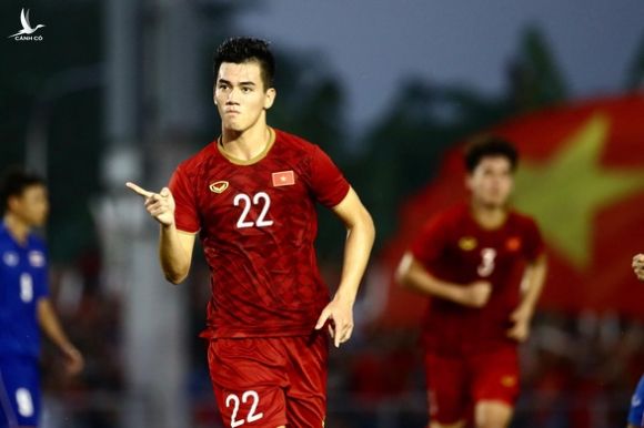 Câu nói của ông Park khiến U22 Việt Nam bị dẫn trước 2 bàn đã siết chặt tay nhau - Ảnh 1.