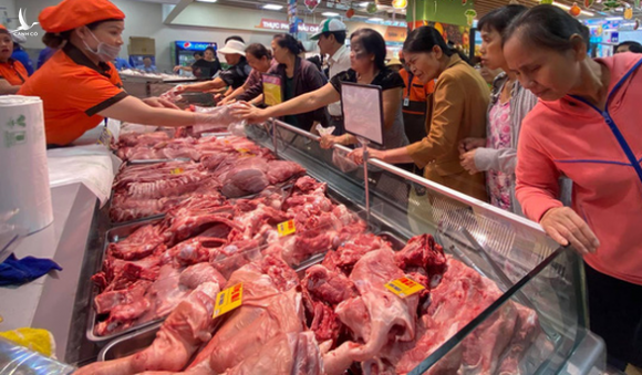 Bị phê bình vì thiếu thịt heo, Bộ Nông nghiệp báo cáo khẩn Thủ tướng - Ảnh 2.