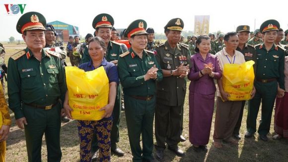 Ảnh: Diễn tập cứu hộ, cứu nạn ở biên giới Việt Nam-Campuchia - Ảnh 12.